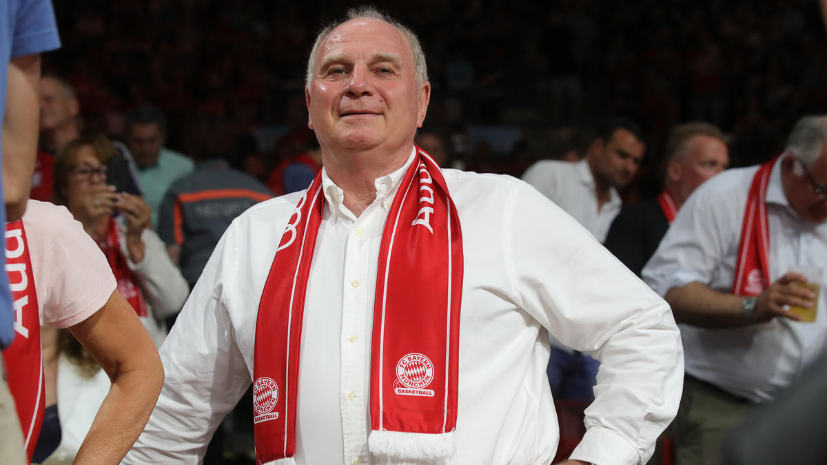 Bayern-Präsident Uli Hoeneß sympathisiert mit dem 1. FC Union Berlin Bayern-Präsident Uli Hoeneß sympathisiert mit dem 1. FC Union Berlin