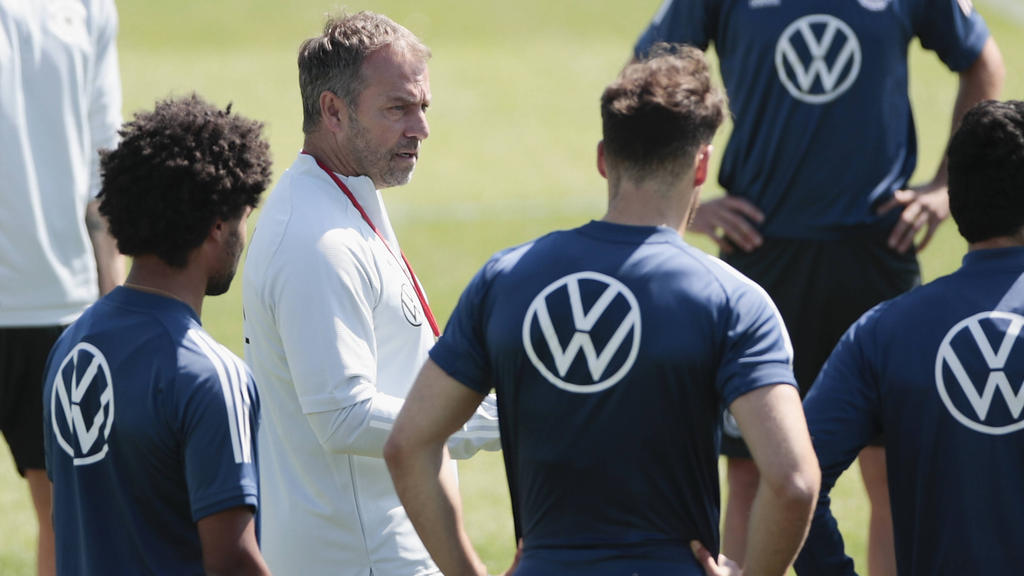 Wen beordert Hansi Flick in die Startelf? Wen beordert Hansi Flick in die Startelf?
