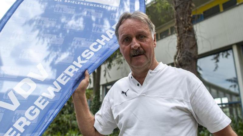 Peter Neururer leitet zum dritten Mal das VDV-Camp Peter Neururer leitet zum dritten Mal das VDV-Camp