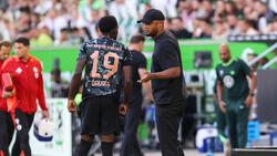 Unter Vincent Kompany spielt Alphonso Davies (l.) beim FC Bayern wieder groß auf