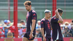 Verlässt Bryan Zaragoza (M.) den FC Bayern?
