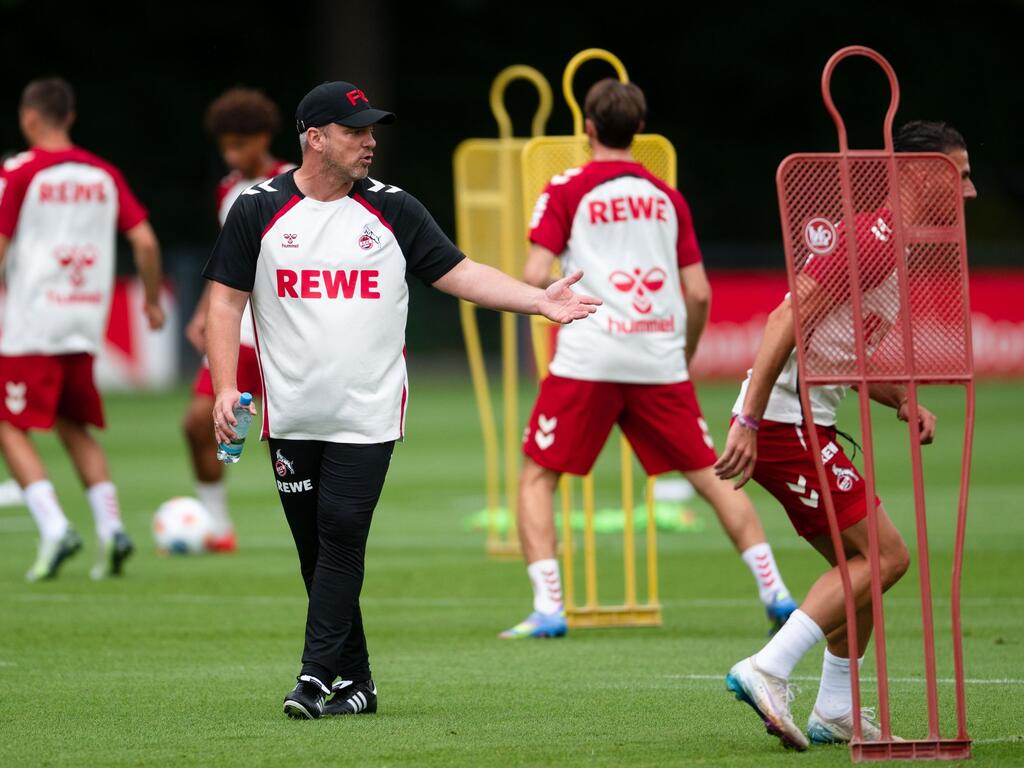 Lukas Kwasniok leitete seine erste Einheit als Trainer beim 1. FC Köln. Lukas Kwasniok leitete seine erste Einheit als Trainer beim 1. FC Köln.