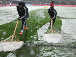 Wegen zu heftigen Schneefalls muss die Partie zwischen Beşiktaş und Mersin Idmanyurdu abgebrochen werden