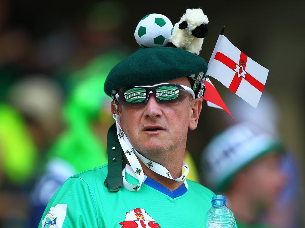 Uno de los miles de hinchas de Irlanda del Norte en el primer partido de la Euro. (Foto: Imago)