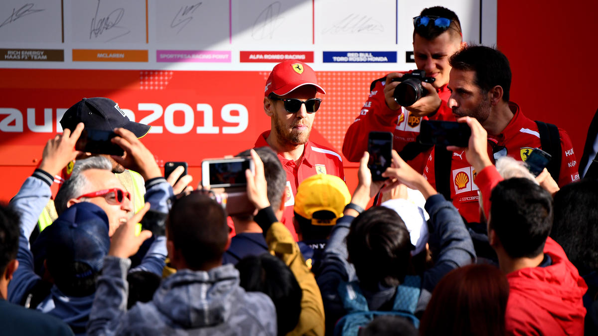 Sebastian Vettel nimmt den WM-Titel ins Visier Sebastian Vettel nimmt den WM-Titel ins Visier