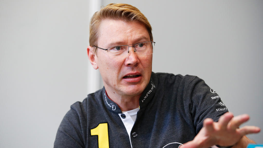 Mika Häkkinen ist nicht gerade glücklich über die Strafe gegen Sebastian Vettel Mika Häkkinen ist nicht gerade glücklich über die Strafe gegen Sebastian Vettel