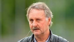 Peter Neururer begrüßt den Neustart der Bundesliga