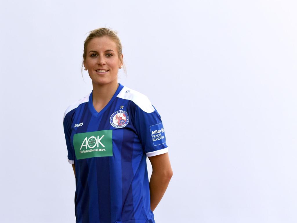 Potsdams Jennifer Cramer wird bei einem Amateurspiel als Schiedsrichterin auftreten Potsdams Jennifer Cramer wird bei einem Amateurspiel als Schiedsrichterin auftreten