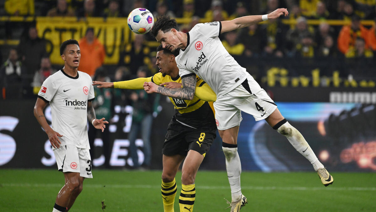 Robin Koch (r.) ist der Abwehrchef bei Eintracht Frankfurt