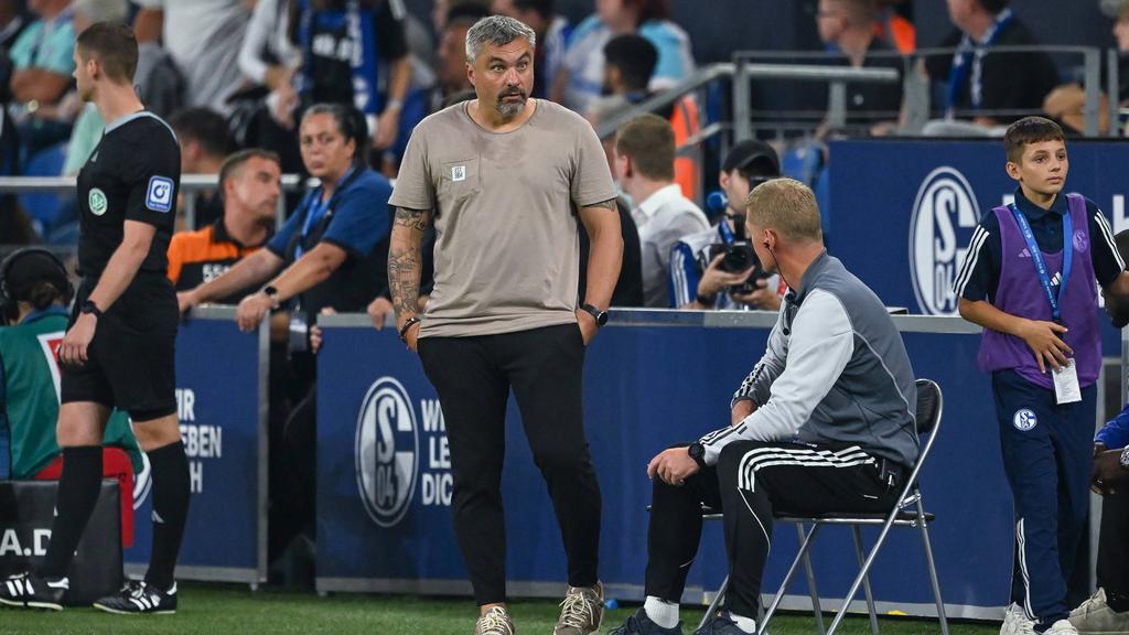Thomas Reis hat beim FC Schalke 04 einen schweren Stand Thomas Reis hat beim FC Schalke 04 einen schweren Stand
