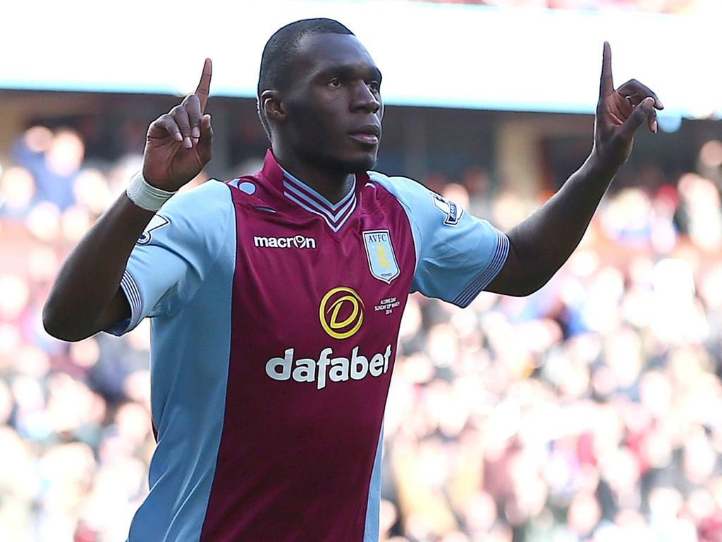 Christian Benteke juicht als hij de score opent tegen Stoke City. (23-03-2014)