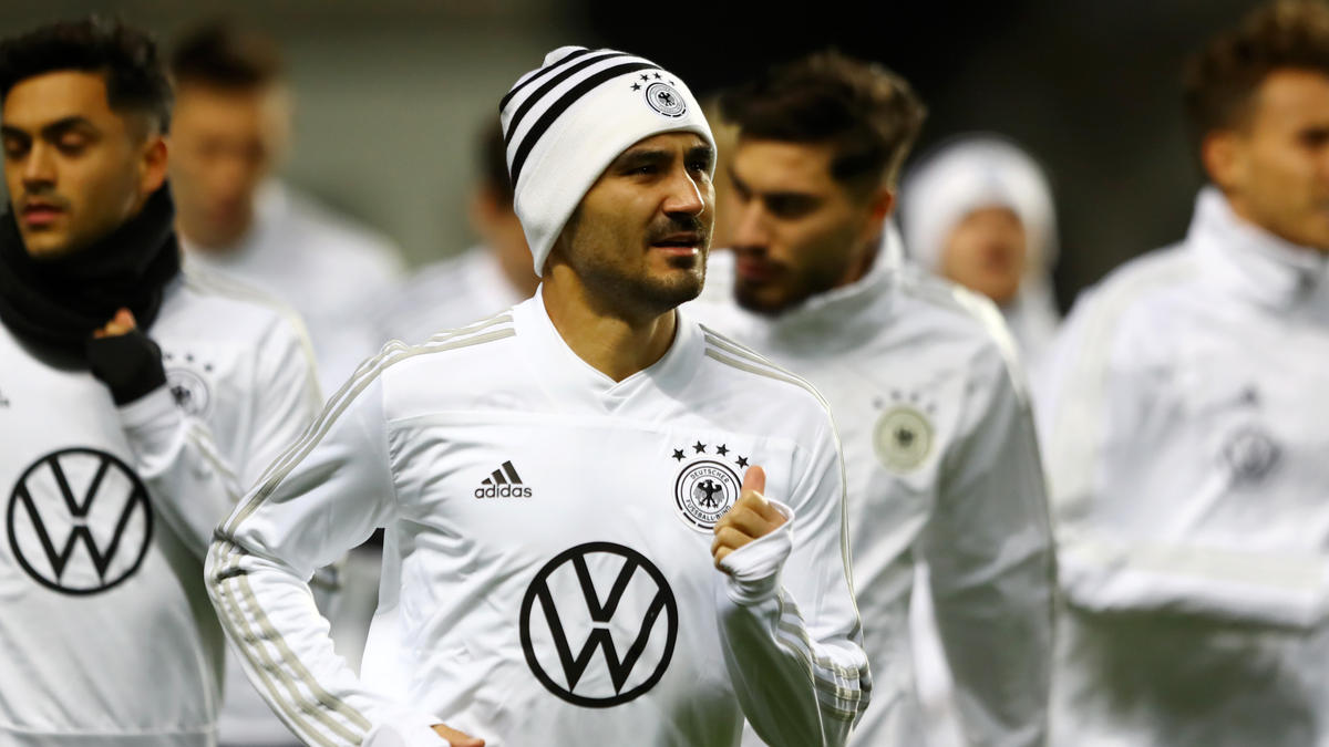 Gündogan hat sich zu dem umstrittenen Soldaten-Gruß geäußert Gündogan hat sich zu dem umstrittenen Soldaten-Gruß geäußert