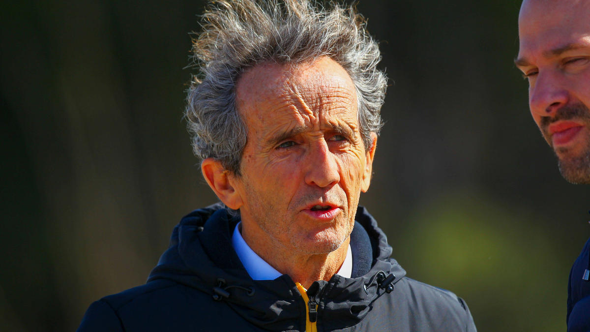 Alain Prost ist für das Werksteam von Renault tätig Alain Prost ist für das Werksteam von Renault tätig
