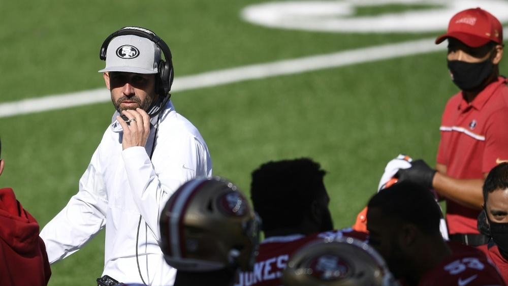 Auch Kyle Shanahan verstieß gegen die Maskenpflicht Auch Kyle Shanahan verstieß gegen die Maskenpflicht