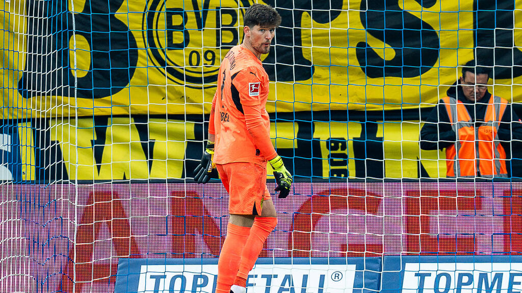 Gregor Kobel steht beim BVB noch bis 2028 unter Vertrag Gregor Kobel steht beim BVB noch bis 2028 unter Vertrag