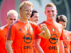 Dirk Kuyt geniet zichtbaar van de aandacht die hij krijgt tijdens zijn eerste training bij Feyenoord. De speler kwam over van Fenerbahçe nadat hij in 2006 de club verliet voor Liverpool. (02-07-2015)