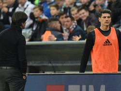 Für Joachim Löw (l.) ist bisher noch kein Stürmer gesetzt