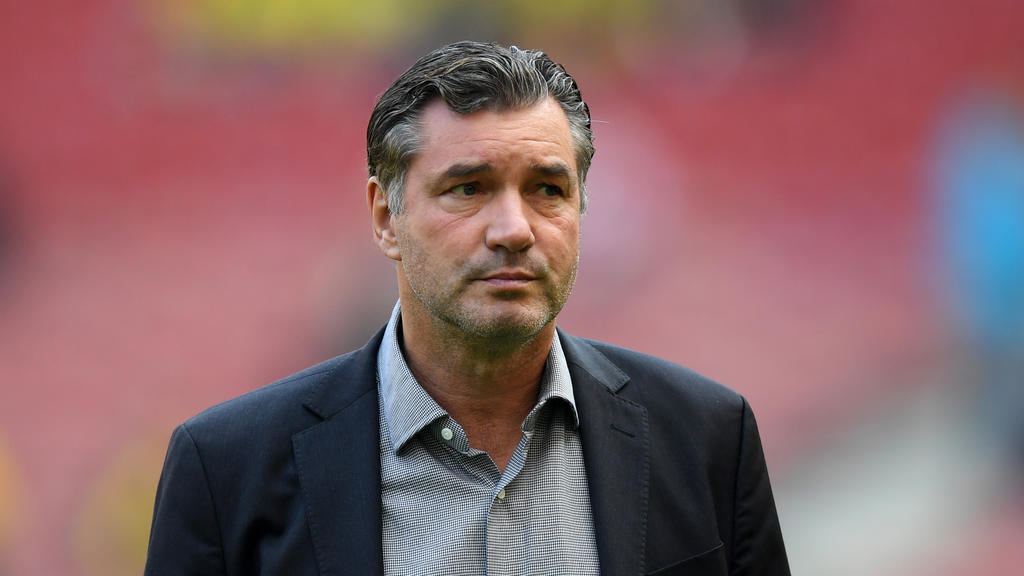 Dortmunds Sportdirektor Michael Zorc hat mit Leonardo Balerdi einen Neuzugang präsentiert