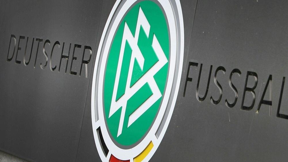 Bandenwerbung: Der DFB untersucht mögliche Betrugsfälle Bandenwerbung: Der DFB untersucht mögliche Betrugsfälle