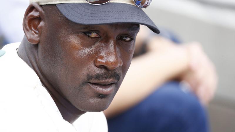 Will für Hurrikan-Opfer auf den Bahamas eine Million Dollar zur Verfügung stellen: Michael Jordan Will für Hurrikan-Opfer auf den Bahamas eine Million Dollar zur Verfügung stellen: Michael Jordan