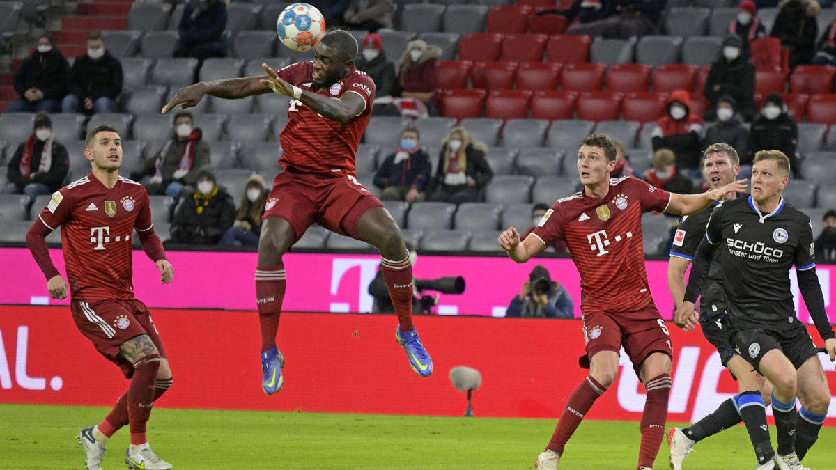 Der FC Bayern sucht scheinbar noch immer nach einem neuen Abwehrchef