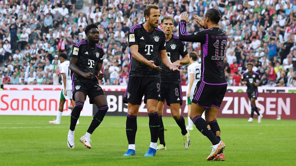 Alphonso Davies (l.) steht noch bis 2025 beim FC Bayern unter Vertrag Alphonso Davies (l.) steht noch bis 2025 beim FC Bayern unter Vertrag