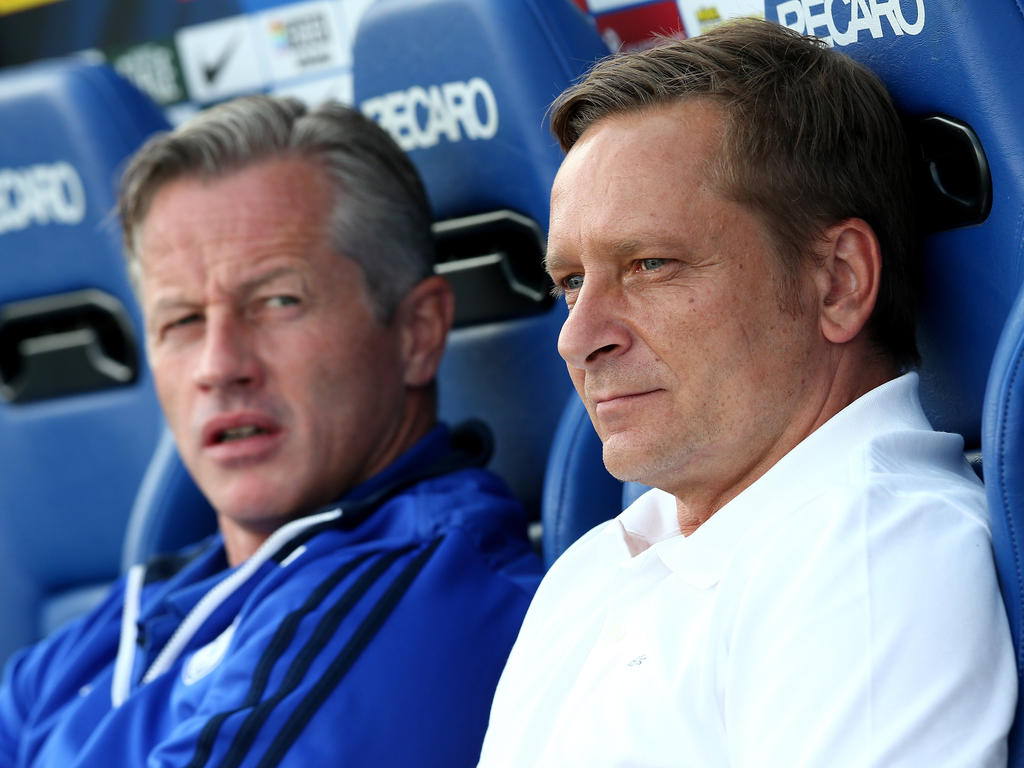 Horst Heldt (r.) und Jens Keller gehen mit dem jetzigen Schalke-Kader in die Saison