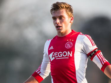 Damon Mirani is de aanvoerder van Ajax A1. Hier speelt hij tegen Feyenoord A1 in Rotterdam. (29-11-2014)