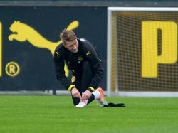 Marco Reus is na langdurig blessureleed weer terug op het trainingsveld van Borussia Dortmund. (10-11-2016)
