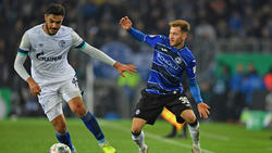 Ozan Kabak (l.) zog mit dem FC Schalke 04 ins Achtelfinale des DFB-Pokals ein
