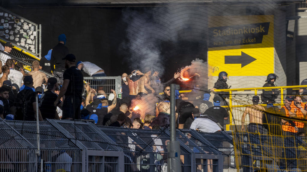 Im Stadion des BVB wurden Leuchtraketen gezündet