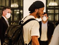 Ronaldinho a su llegada al hotel de Asunción, Paraguay.