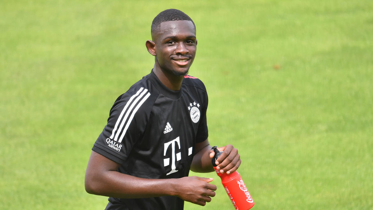 Steht vor seinem Debüt im Trikot des FC Bayern: Tanguy Nianzou Steht vor seinem Debüt im Trikot des FC Bayern: Tanguy Nianzou