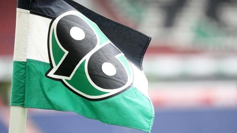 Die Profis von Hannover 96 müssen weiter in Quarantäne bleiben