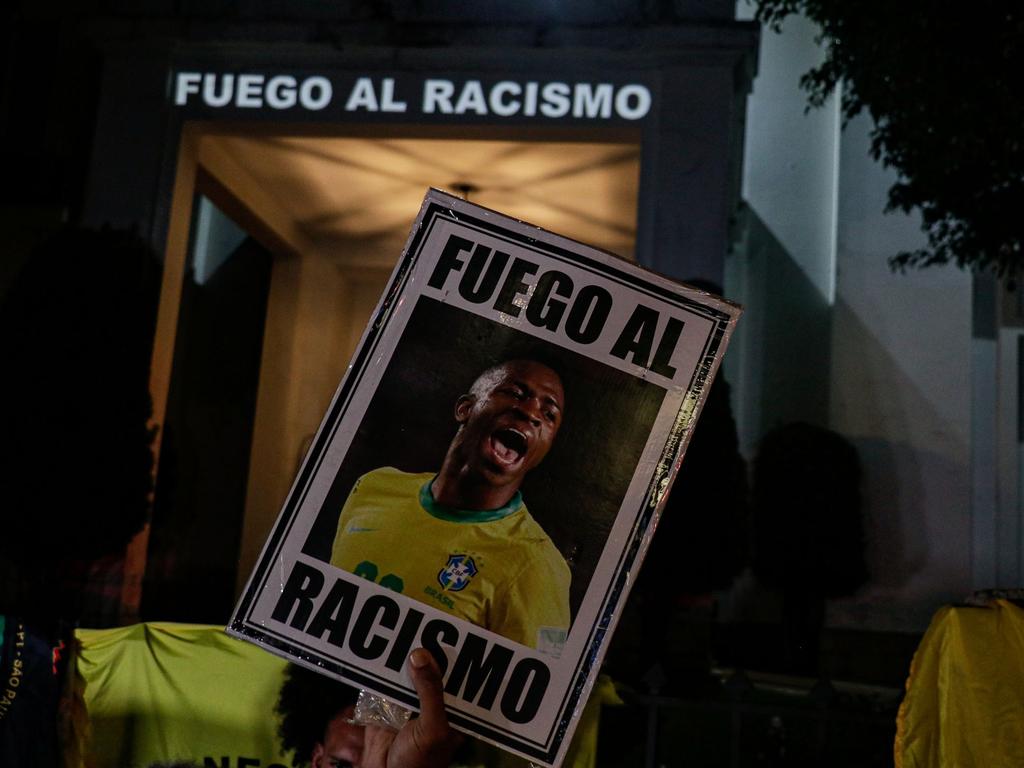 Menschen protestieren im Namen des Antirassismus in Sao Paulo