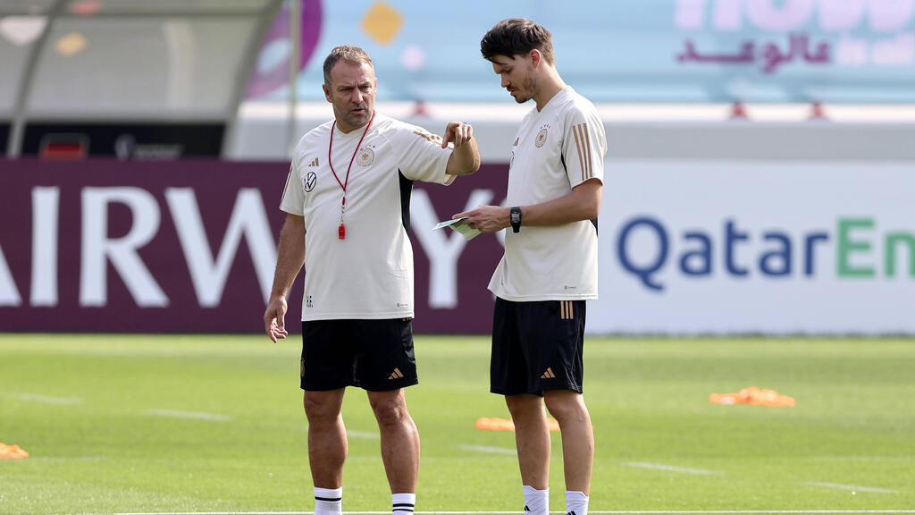 Danny Röhl (r.) ist Trainer-Kandidat beim HSV Danny Röhl (r.) ist Trainer-Kandidat beim HSV