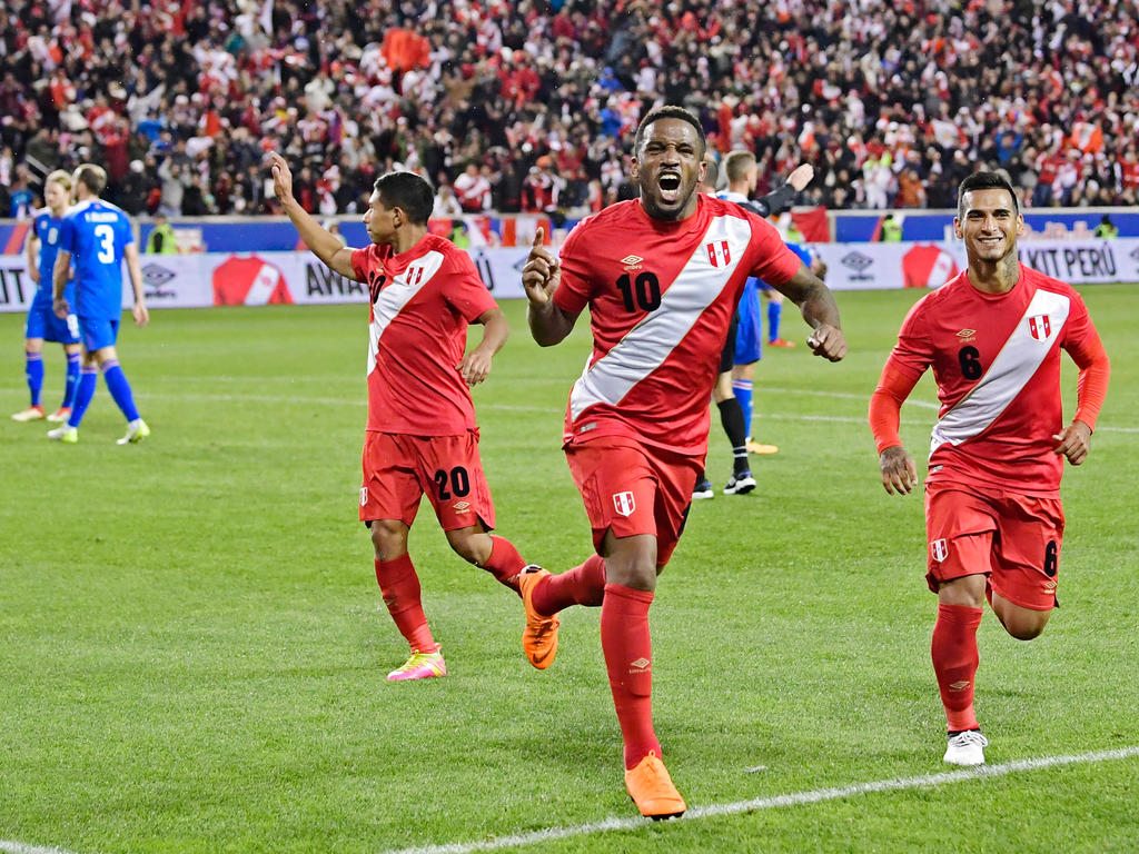 Farfán marcó el tercer gol de Perú contra Islandia. (Foto: Getty)