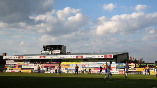 Als Reaktion auf die Energiekrise hat der englische Viertligist Mansfield Town die Anstoßzeit eines Heimspiels vorverlegt