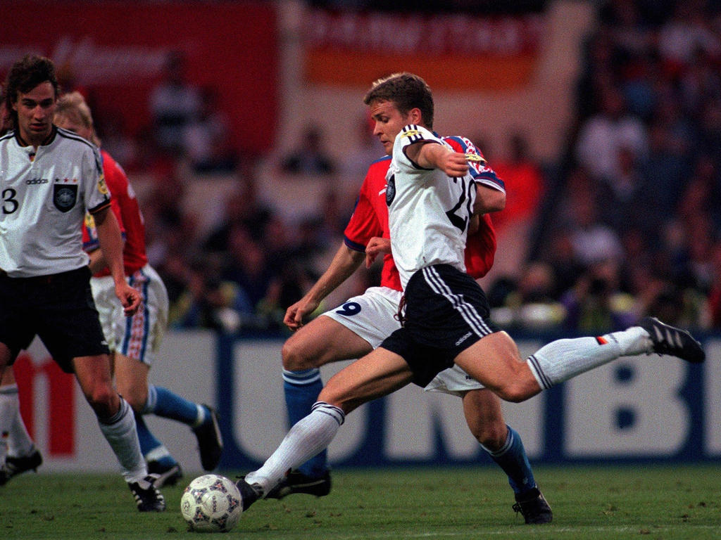 Mit diesem Schuss sicherte Oliver Bierhoff 1996 der deutsche Mannschaft den EM-Titel durch ein Golden Goal