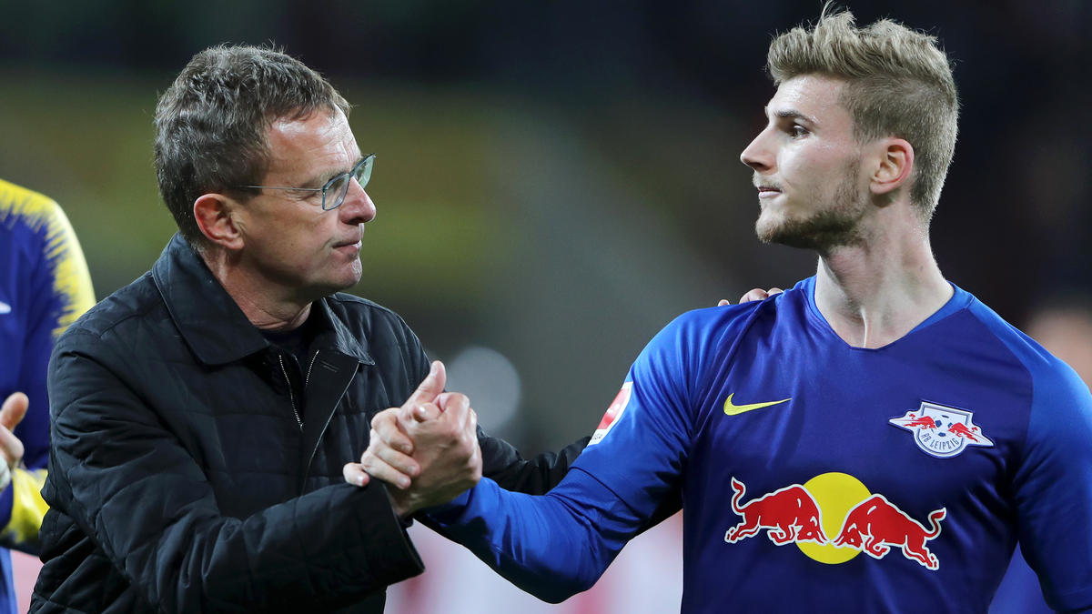 Rangnick (li.) empfiehlt Leipzig-Profi Timo Werner einen Verbleib bei RB Rangnick (li.) empfiehlt Leipzig-Profi Timo Werner einen Verbleib bei RB