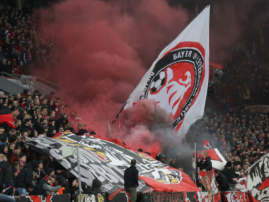 Einige Leverkusener Anhänger sollen wegen des Zündens von Pyrotechnik angeklagt werden