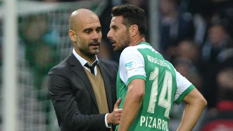 Arbeiteten einst beim FC Bayern zusammen: Pep Guardiola (l.) und Werder-Angreifer Claudio Pizarro. Foto: dpa Arbeiteten einst beim FC Bayern zusammen: Pep Guardiola (l.) und Werder-Angreifer Claudio Pizarro. Foto: dpa