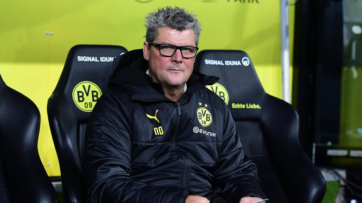 BVB-Stadionsprecher Norbert Dickel saß beim Geisterderby nicht am Spielfeldrand BVB-Stadionsprecher Norbert Dickel saß beim Geisterderby nicht am Spielfeldrand
