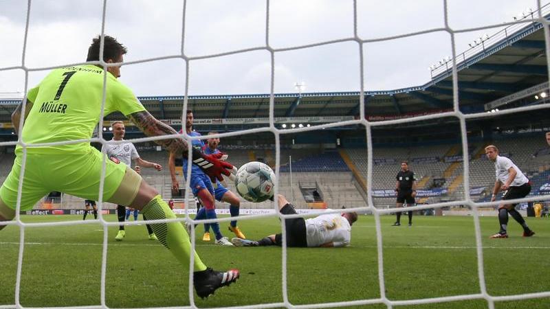 1. FC Heidenheim in der Relegation 1. FC Heidenheim in der Relegation