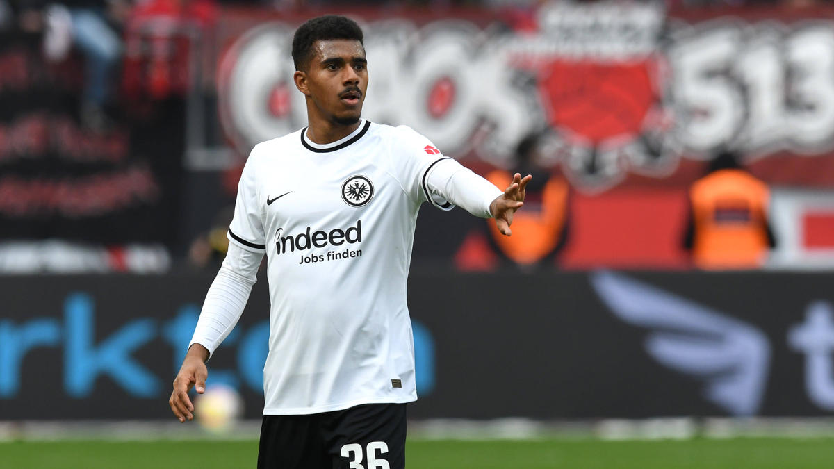 Eintracht Frankfurt will BVB-Leihgabe Ansgar Knauff dauerhaft verpflichten