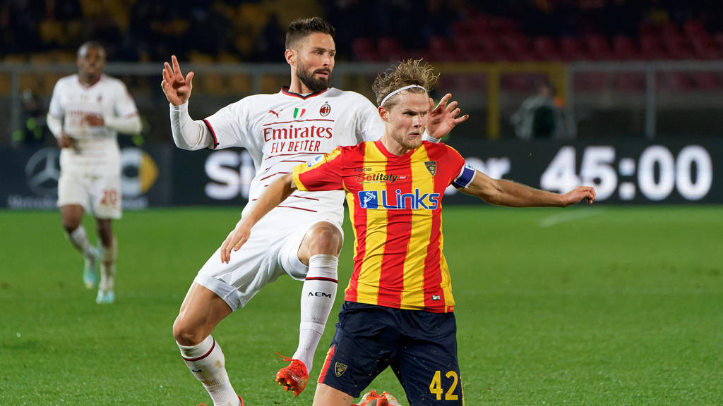 Lecce-Kapitän Morten Hjulmand (rechts) wird wohl nicht zum BVB wechseln