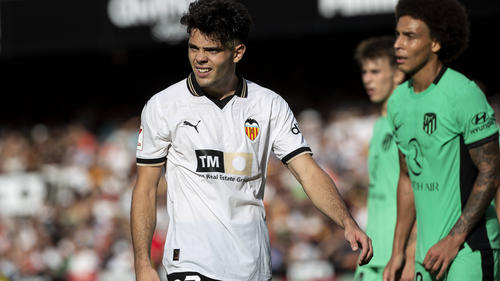 Fran Pérez vom FC Valencia wird beim BVB gehandelt