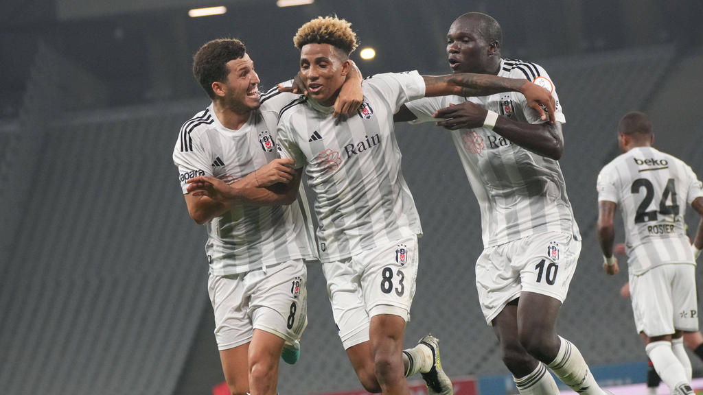 Der BVB und Gladbach beobachten angeblich Gedson Fernandes (m.) Der BVB und Gladbach beobachten angeblich Gedson Fernandes (m.)