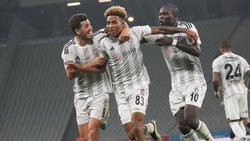 Der BVB und Gladbach beobachten angeblich Gedson Fernandes (m.)