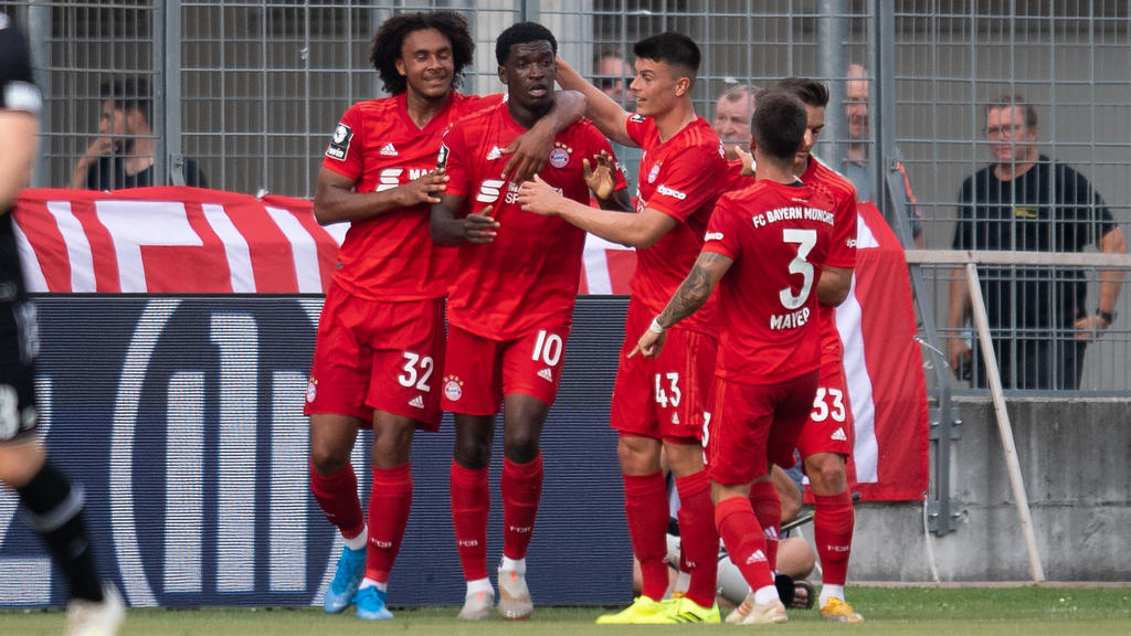 Der FC Bayern II feiert im zweiten Spiel den ersten Sieg der jungen Drittligasaison Der FC Bayern II feiert im zweiten Spiel den ersten Sieg der jungen Drittligasaison